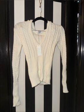 Frankie’s Bikinis Cream Cable Knit V-Neck hooded sweater